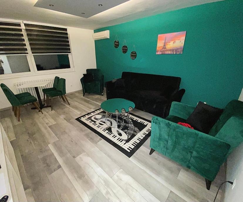 Apartman Omar Stan Na Dan Besplatan Parking SJJ Extérieur photo