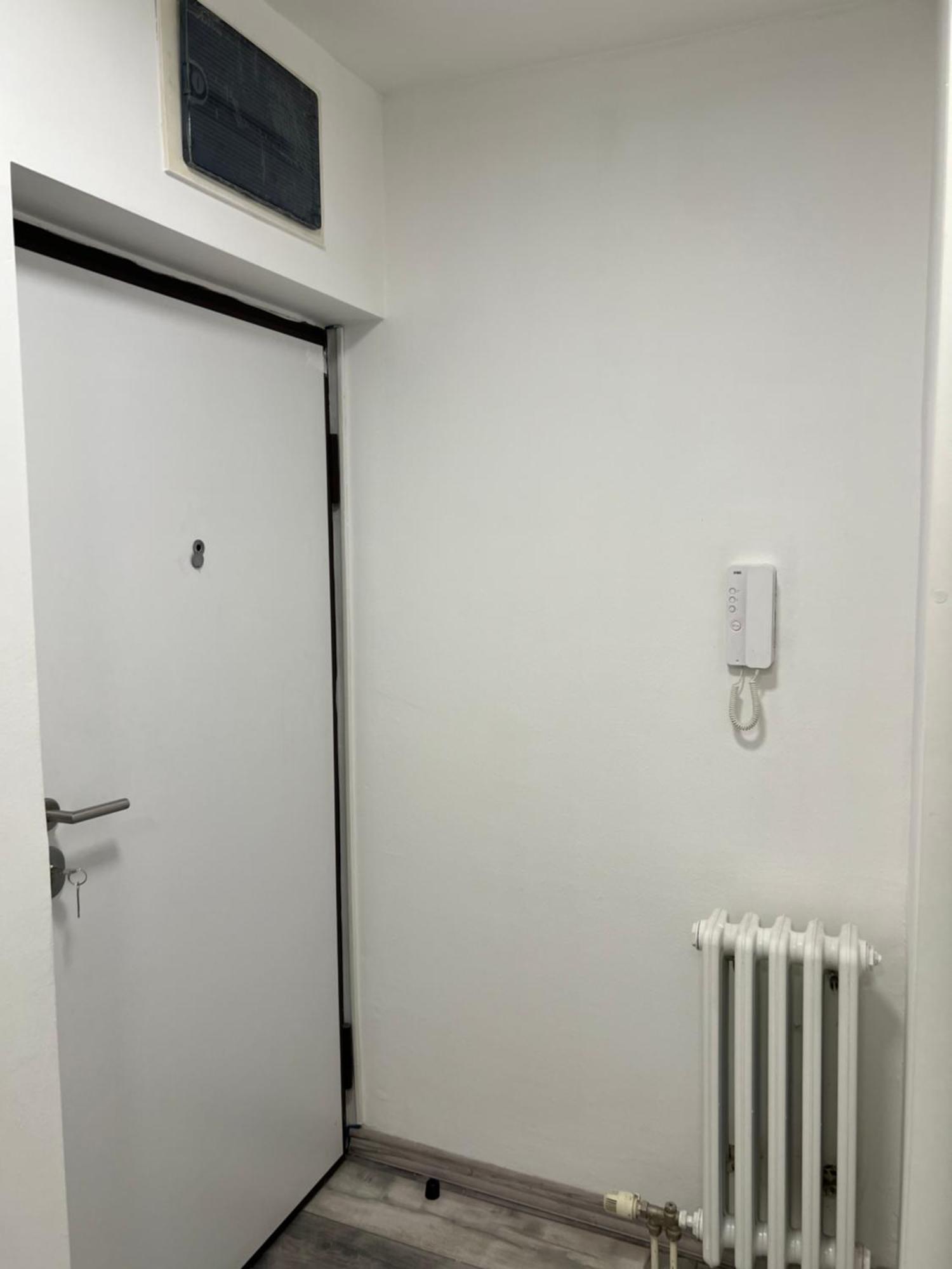 Apartman Omar Stan Na Dan Besplatan Parking SJJ Extérieur photo