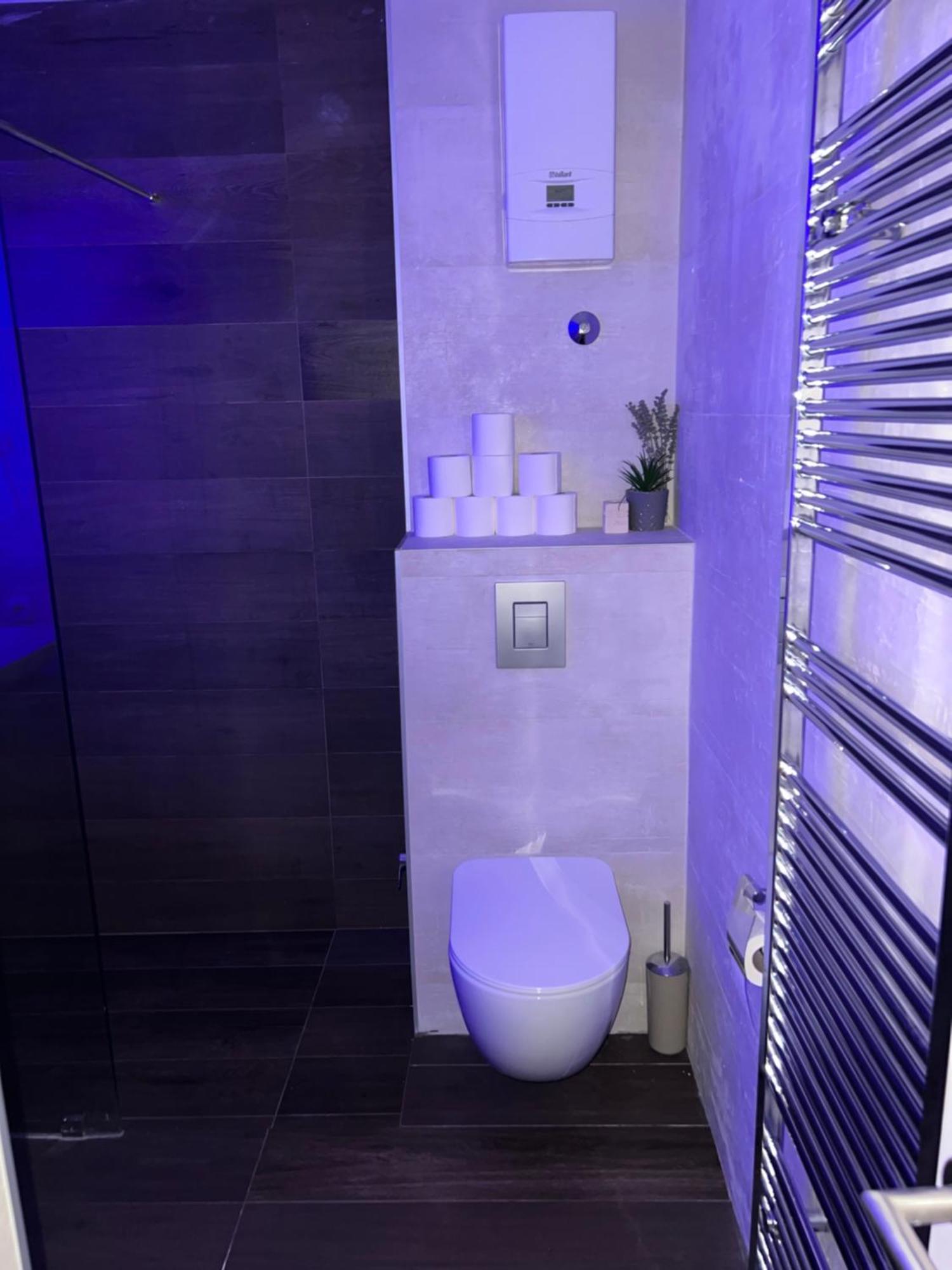 Apartman Omar Stan Na Dan Besplatan Parking SJJ Extérieur photo